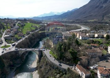 Vista delle montagne - Villa Viale Roma
 
3/4, Ponte nelle Alpi - foto 16