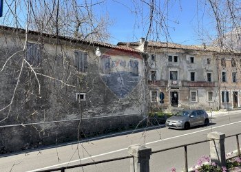 Edificio all\'aperto - Villa Viale Roma
 
3/4, Ponte nelle Alpi - foto 28