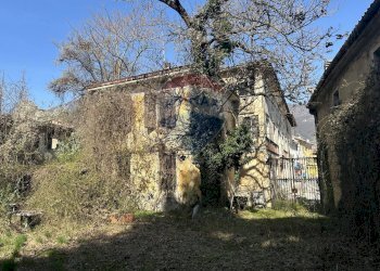 Edificio all\'aperto - Villa Viale Roma
 
3/4, Ponte nelle Alpi - foto 34
