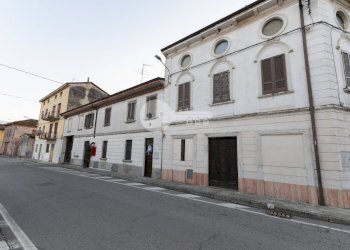 Foto 3 - Casa indipendente Via San Pietro
 
1, Persico Dosimo - foto 3