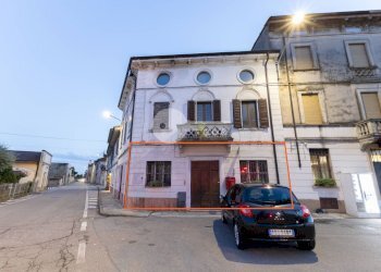 Foto 1 - Ufficio Piazza Roma
 
8, Persico Dosimo - foto 1