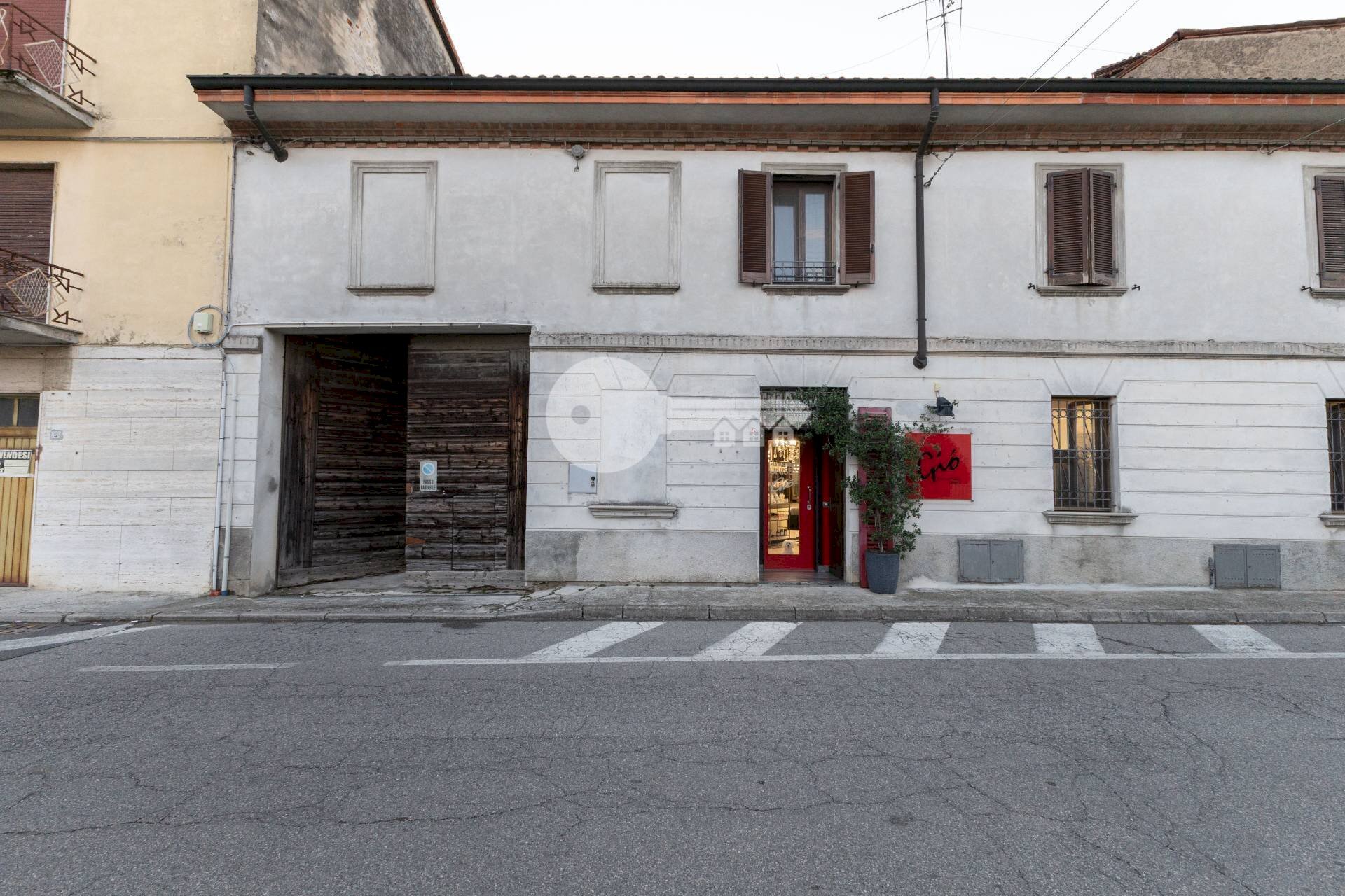 Foto 1 - Shop Via San Pietro
 
5, Persico Dosimo - photo 1