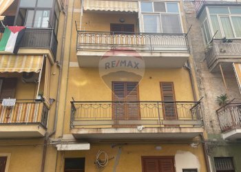 Edificio all\'aperto - Four-room apartment Via San Francesco D'Assisi
 
36, Bagheria - photo 1