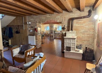 Soggiorno - Villa Loc. San Lorenzo
 
Snc, Valvasone Arzene - photo 57
