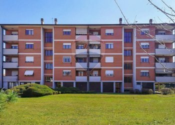 Edificio all\'aperto - Trilocale Via Sabotino
 
32/A, Tradate - foto 1