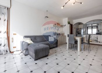 Sala da pranzo - Trilocale Via Sabotino
 
32/A, Tradate - foto 4