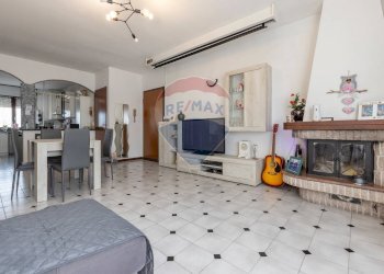 Sala da pranzo - Trilocale Via Sabotino
 
32/A, Tradate - foto 5