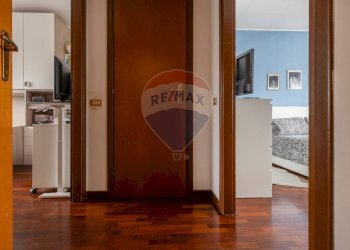 Hall / corridoio - Trilocale Via Sabotino
 
32/A, Tradate - foto 8