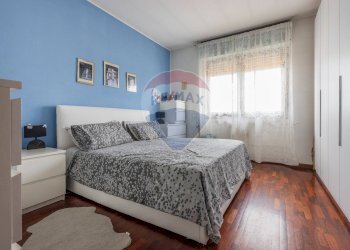 Camera / camera da letto - Trilocale Via Sabotino
 
32/A, Tradate - foto 9