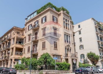 Edificio all\'aperto - Attico via Nunzio Morello
 
16, Palermo - foto 1