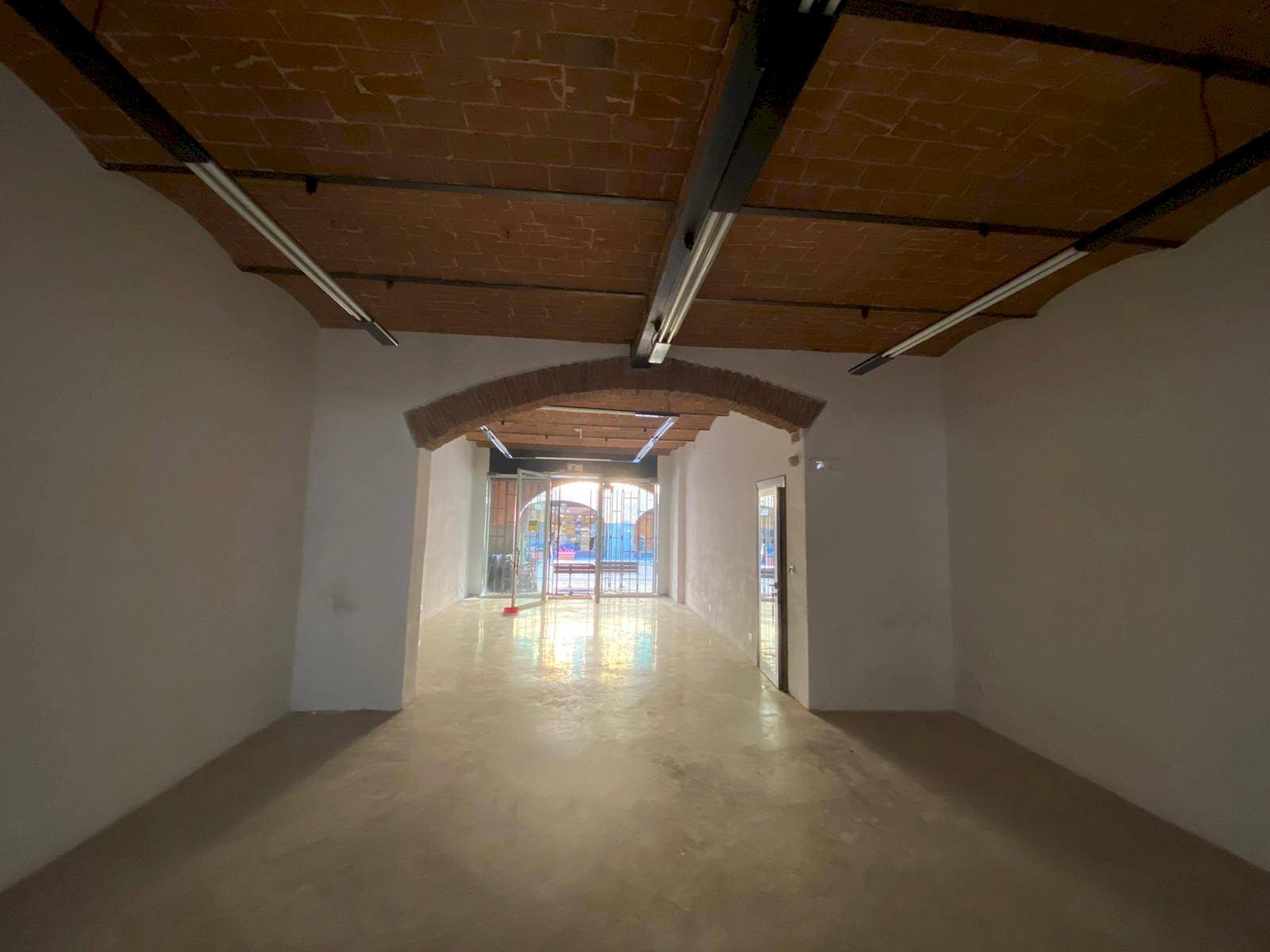 Foto 1 - Commercial Premises corso giacomo matteotti, Cascina - photo 1