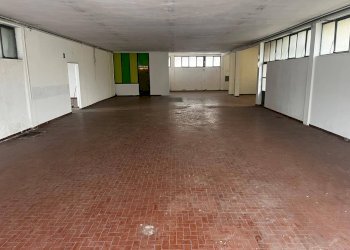 Foto 1 - Locale Commerciale via nazario sauro, Cascina - foto 1