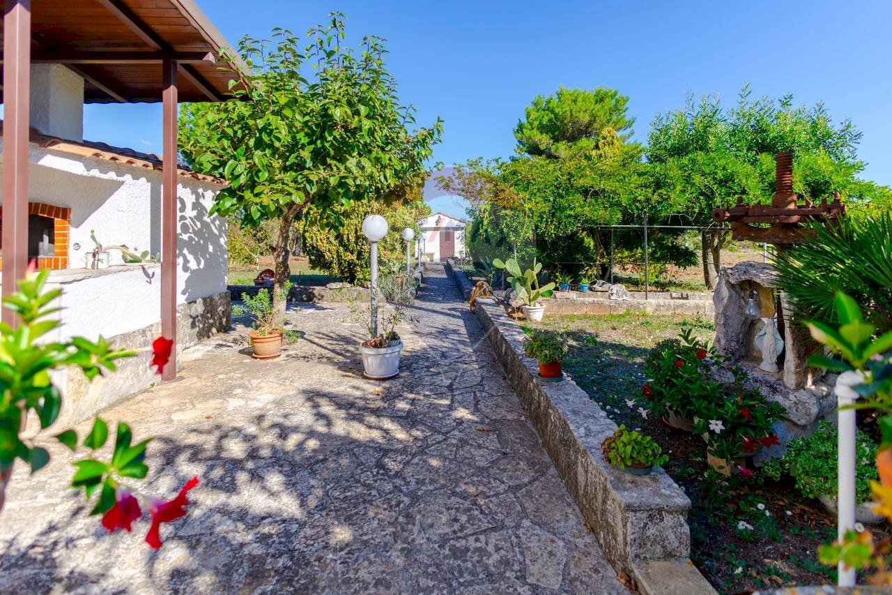 Giardino - Baita Via Massafra
 
260, Martina Franca - photo 3