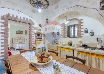 Sala da pranzo - Baita Via Massafra
 
260, Martina Franca - foto 14