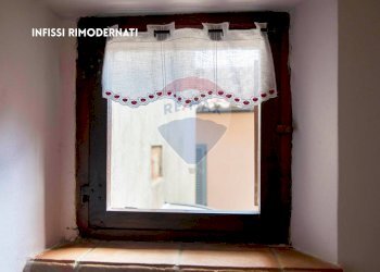 DETTAGLIO FINESTRA - Casa indipendente VIA BOLOGNA
 
20, Castell'Azzara - foto 19