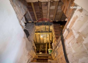 Scale - Casa indipendente VIA BOLOGNA
 
20, Castell'Azzara - foto 40