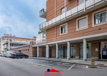 Zona - Box via Massimo d'Azeglio, 14, Cuneo (zona Centro) - foto 3