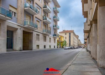 Zona - Box via Massimo d'Azeglio, 14, Cuneo (zona Centro) - foto 4