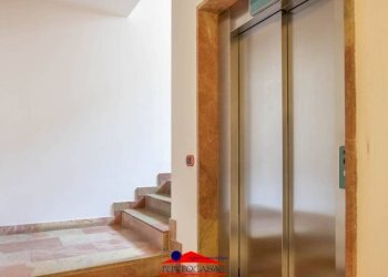 Ascensori - Box via Massimo d'Azeglio, 14, Cuneo (zona Centro) - foto 6