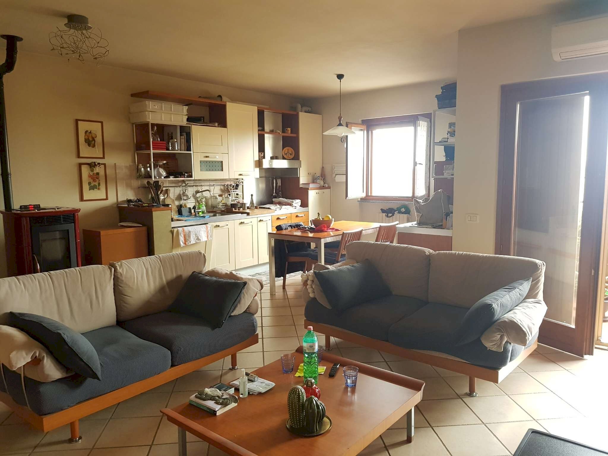 zona giorno - Trilocale via Vittoria, Salvirola - foto 2