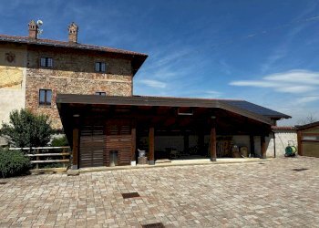 Facciata - Villa via Castelletto, 23, frazione Castelletto di Busca, Busca - foto 21