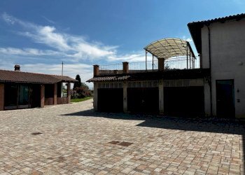 Cortile interno - Villa via Castelletto, 23, frazione Castelletto di Busca, Busca - foto 24