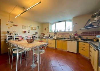Cucina - Villa via Castelletto, 23, frazione Castelletto di Busca, Busca - foto 11