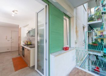 Balcone - Trilocale viale alla Pineta, 6, Genova (zona Pegli) - foto 4
