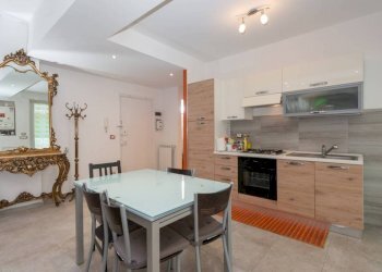 Cucina - Trilocale viale alla Pineta, 6, Genova (zona Pegli) - foto 8