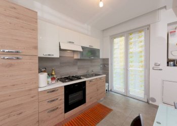 Cucina - Trilocale viale alla Pineta, 6, Genova (zona Pegli) - foto 9
