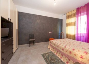 Camera da letto - Trilocale viale alla Pineta, 6, Genova (zona Pegli) - foto 12