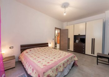 Camera da letto - Trilocale viale alla Pineta, 6, Genova (zona Pegli) - foto 13