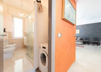 Bagno - Trilocale viale alla Pineta, 6, Genova (zona Pegli) - foto 18