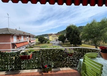 Quadrilocale Via paolo borsellino, Front - foto 1