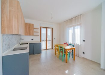 Trilocale via delle palme, 3, frazione Roata Rossi, Cuneo - foto 1