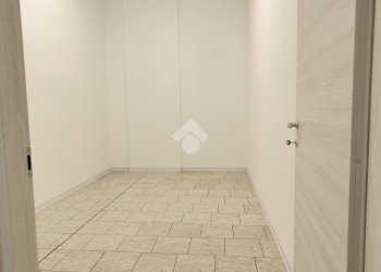 Negozio via Lago di Como, Ravenna (zona Teodorico) - foto 26