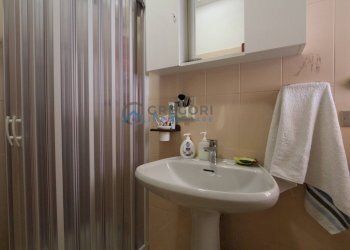 bagno con box doccia - Trilocale via vasco de gama, Martinsicuro - foto 7