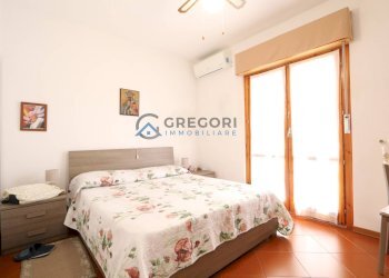 camera da letto matrimoniale - Trilocale via vasco de gama, Martinsicuro - foto 11