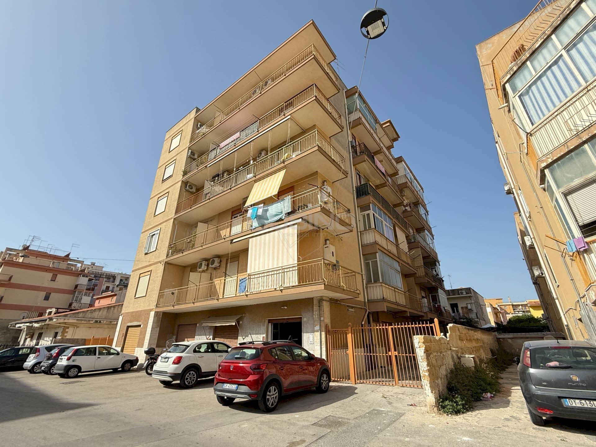 Foto 1 - Trilocale VIA MONTORSOLI
 
23, Siracusa - foto 1
