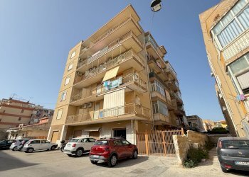 Foto 1 - Trilocale VIA MONTORSOLI
 
23, Siracusa - foto 1