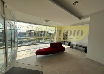 Foto 12 - Office Via Papa Giovanni XXIII
 
snc, Capriate San Gervasio - photo 12