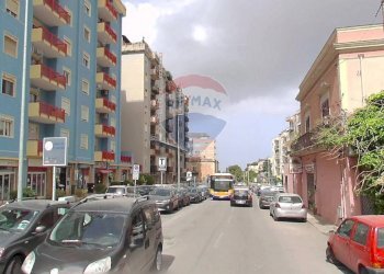 Edificio all\'aperto - Commercial Activity Via Sferracavallo
 
124, Palermo - photo 10