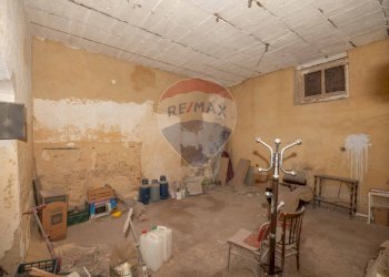 Stanza vuota - Casa indipendente Via Barletta
 
38-40, Caltagirone - foto 23