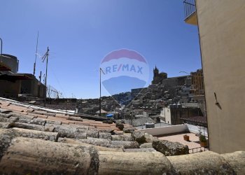 Edificio all\'aperto - Casa semi indipendente Via Infermeria
 
54, Caltagirone - foto 13