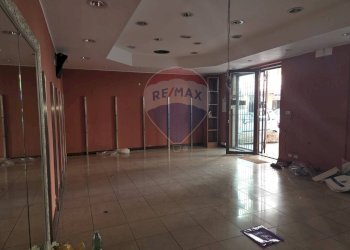 Stanza vuota - Locale Commerciale corso san vito
 
snc, Mascalucia - foto 7