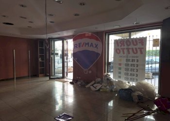 Stanza vuota - Locale Commerciale corso san vito
 
snc, Mascalucia - foto 12