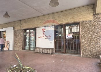 Edificio all\'aperto - Locale Commerciale corso san vito
 
snc, Mascalucia - foto 13