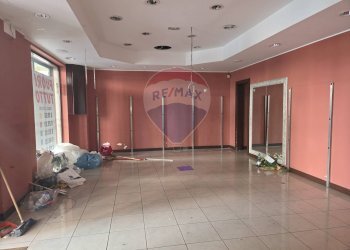 Stanza vuota - Locale Commerciale corso san vito
 
snc, Mascalucia - foto 14