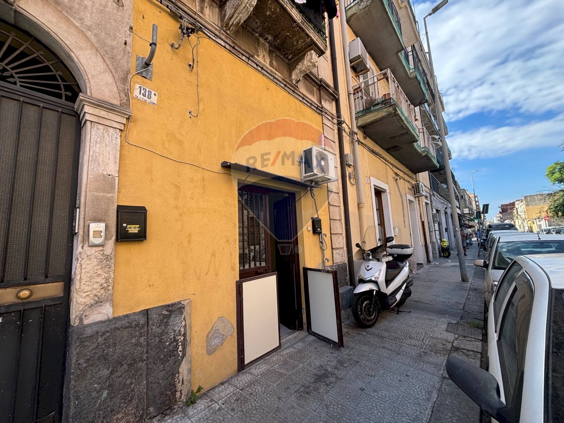 Edificio all\'aperto - Quadrilocale Via Caduti Del Lavoro
 
138, Catania - foto 3