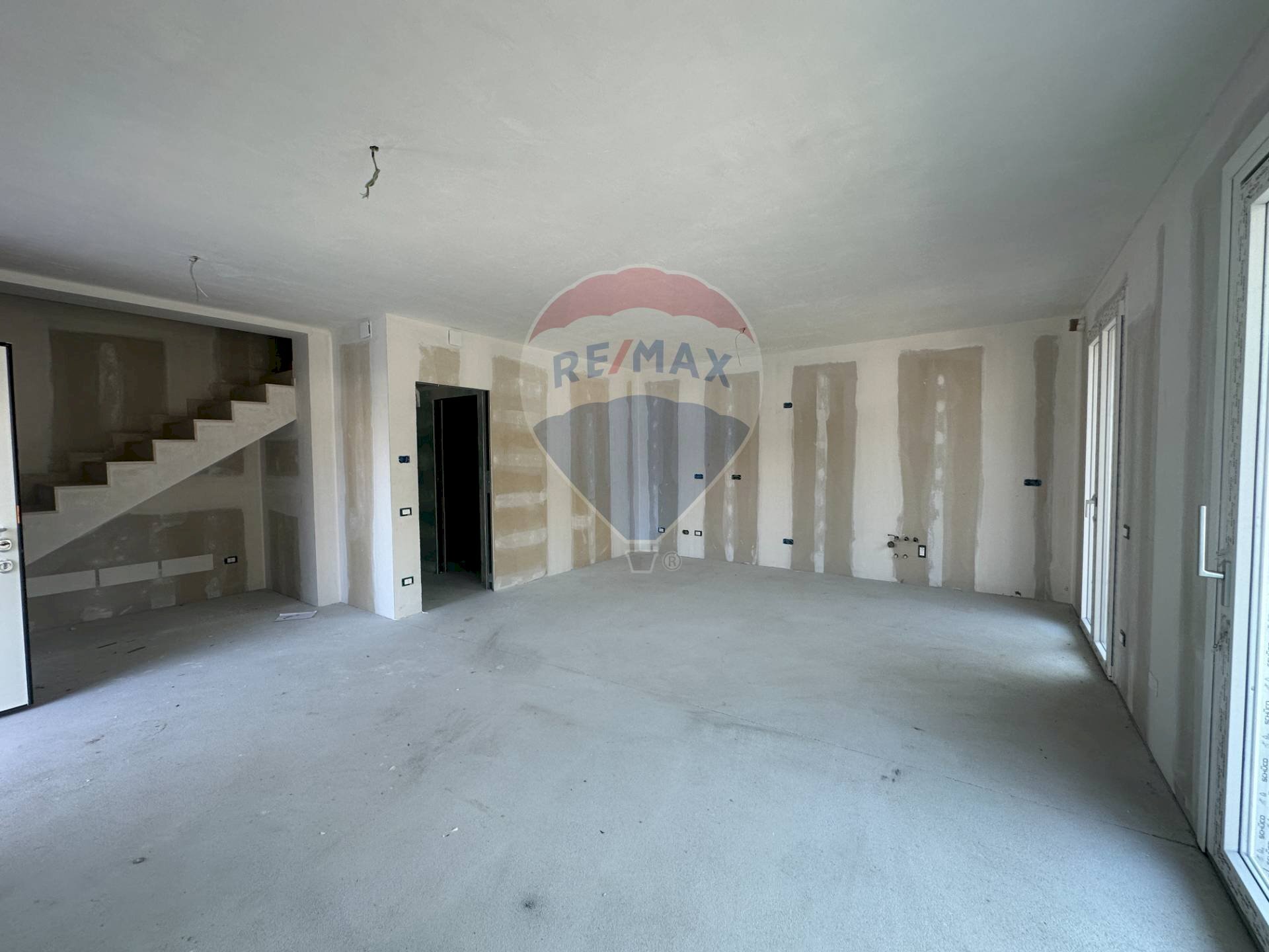 Stanza vuota - Quadrilocale Azzano San Paolo - foto 2